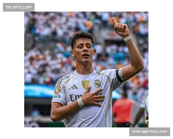 阿森西奥两度送助攻引爆全场 费内巴切多点开花强势取胜